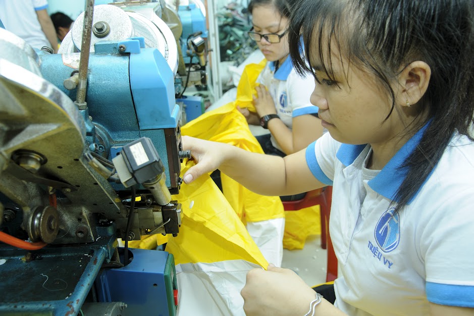 Quy trình sản xuất áo mưa