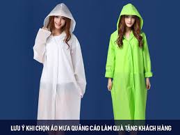lưu ý khi đặt áo mưa quảng cáo